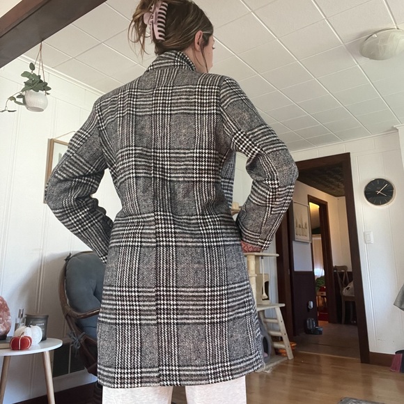 Plaid jacket size 6 - Picture 3 of 5